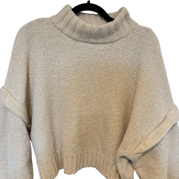 Urban Outfitters Chenille Plush Layered Mock Turtleneck Sweater In Cream Size M - Picture 2 of 8